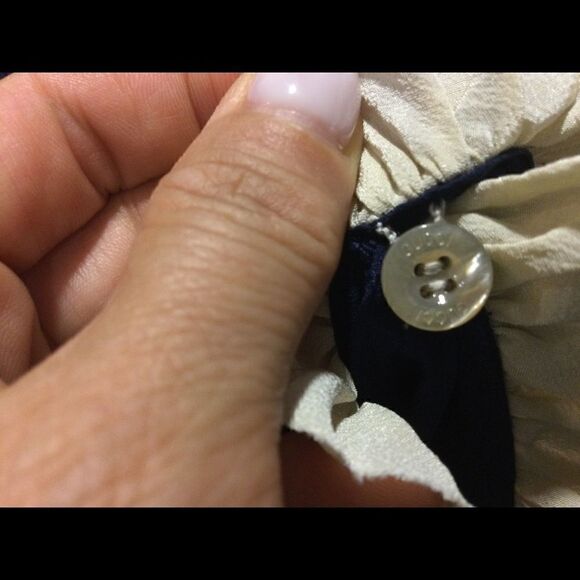 GUCCI Silk Long Sleeve Button-Up Top - Picture 6 of 9